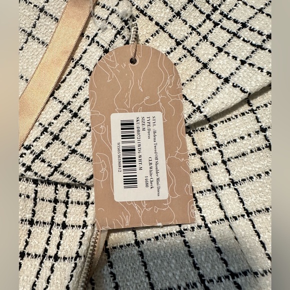 Off-Shoulder White Plaid Dress - Picture 6 of 9